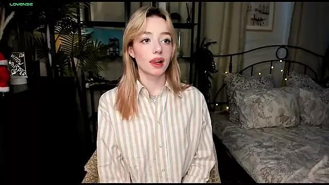 PeggyDrake from StripChat