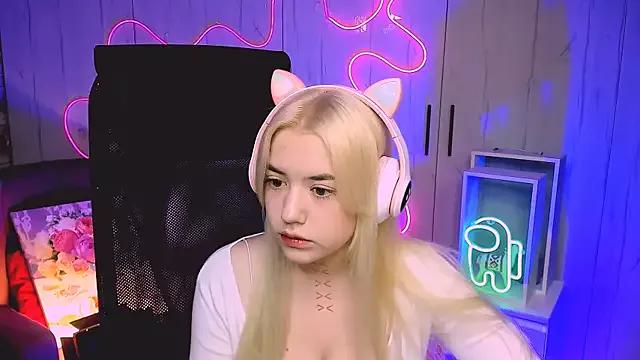 PeggyWood_ from StripChat
