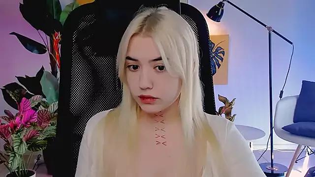 PeggyWood_ from StripChat is Freechat