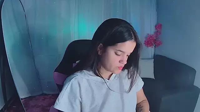 penelope_hearth08 from StripChat