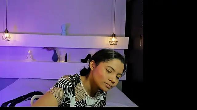 PenelopeShine from StripChat