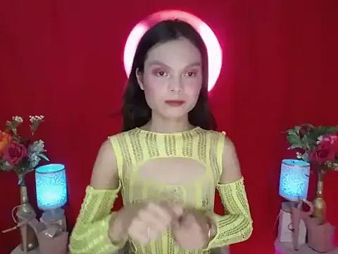 petite_maxi from StripChat is Freechat