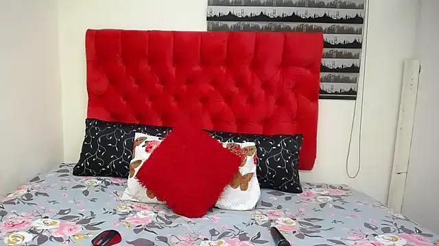 PetiteBody from StripChat is Freechat