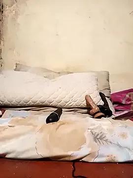 PetiteSquirtQueen from StripChat is Freechat
