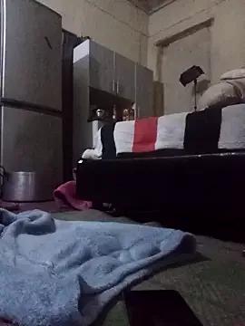 PetiteSquirtQueen from StripChat is Freechat