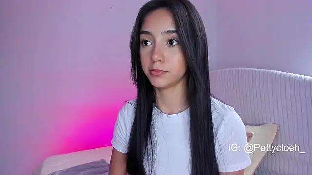 PettyCloeh from StripChat