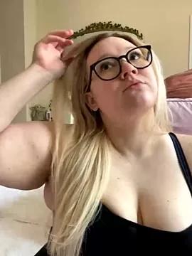 PiggyRose from StripChat