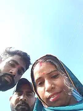 Pinki_yadavni from StripChat is Freechat