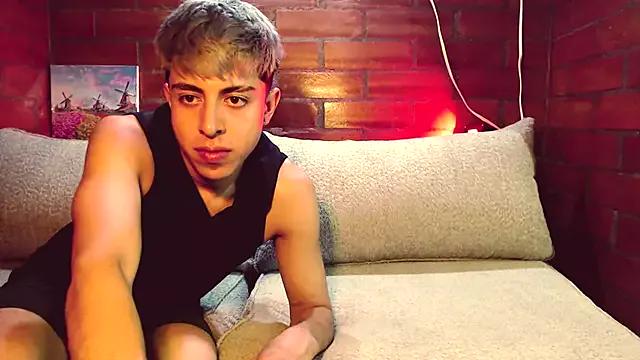 pipeynick from StripChat is Freechat