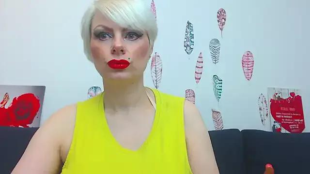 Playful_Goldie_ from StripChat is Freechat