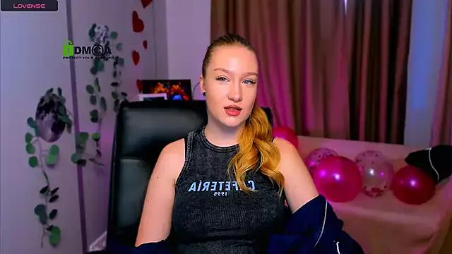 playful_sophie from StripChat is Freechat