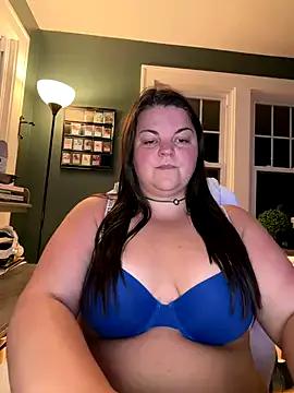 Discover our girls online shows and discover the company of countless livestreamers, with stunning shapes, sex toys and more.