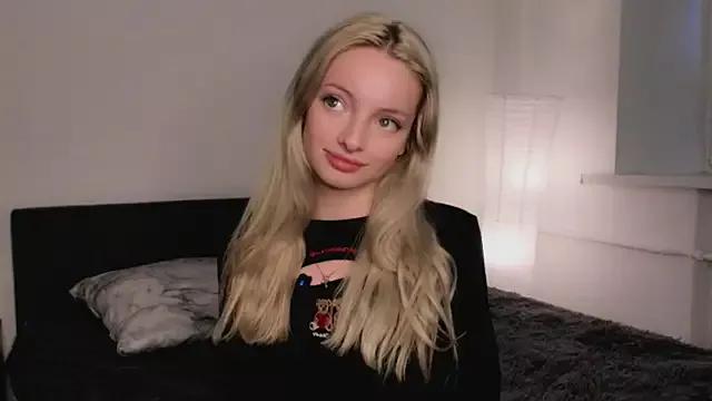 PocketDollX webcams show profile image 