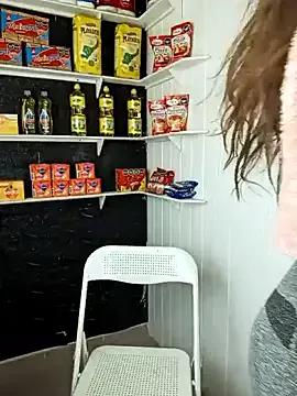 Discover our girls online shows and discover the company of countless livestreamers, with stunning shapes, sex toys and more.
