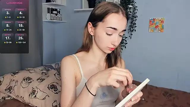 PollyBeev from StripChat