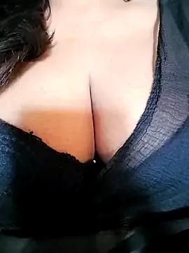 Ponds_beauty from StripChat is Freechat