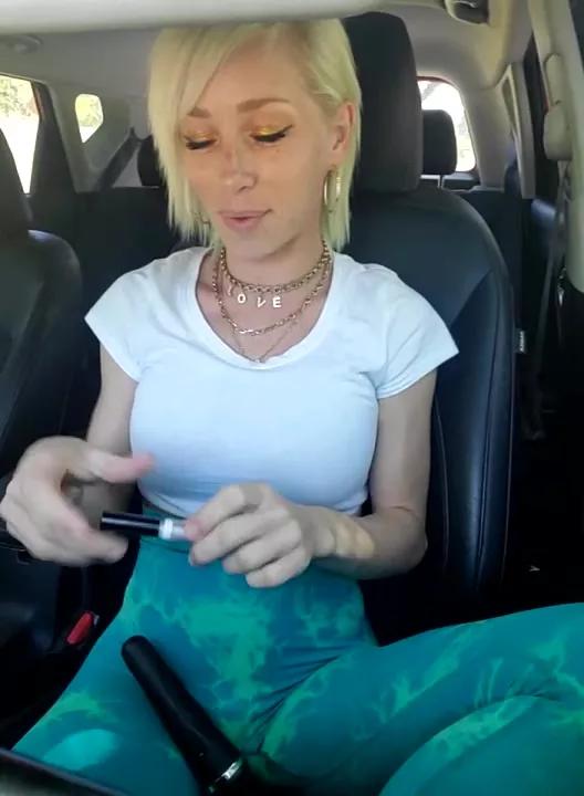 POPPY_XO from StripChat