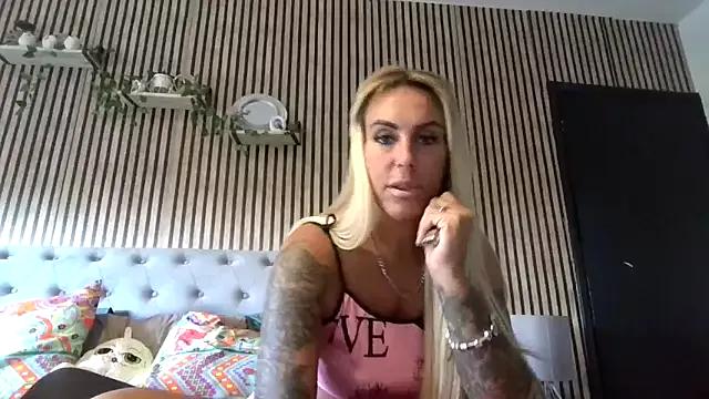poppyinga1 from StripChat