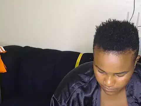 PrettyBiggAssyie from StripChat is Freechat