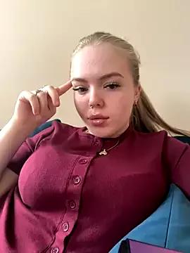 prettycocomae from StripChat is Freechat