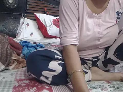 prettyindiandoll from StripChat is Freechat