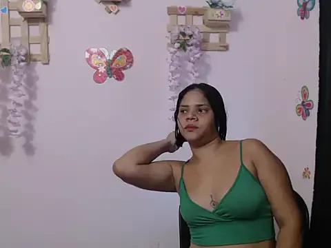 Discover our girls online shows and discover the company of countless livestreamers, with stunning shapes, sex toys and more.