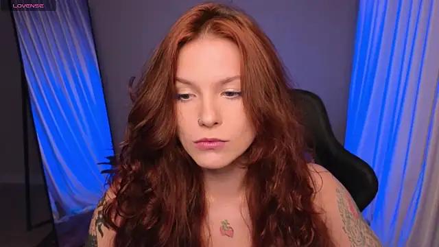 Discover our girls online shows and discover the company of countless livestreamers, with stunning shapes, sex toys and more.