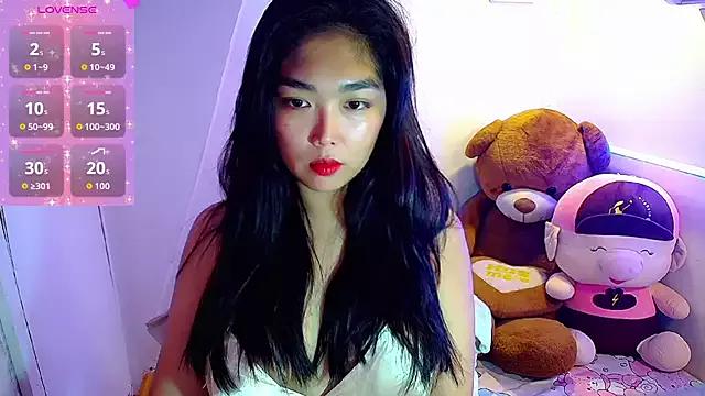 Discover our girls online shows and discover the company of countless livestreamers, with stunning shapes, sex toys and more.
