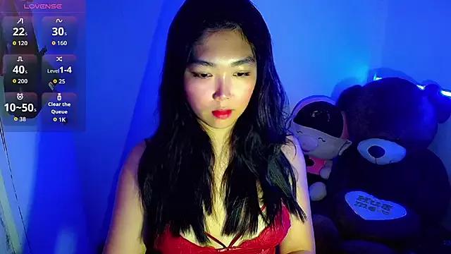 Discover our girls online shows and discover the company of countless livestreamers, with stunning shapes, sex toys and more.