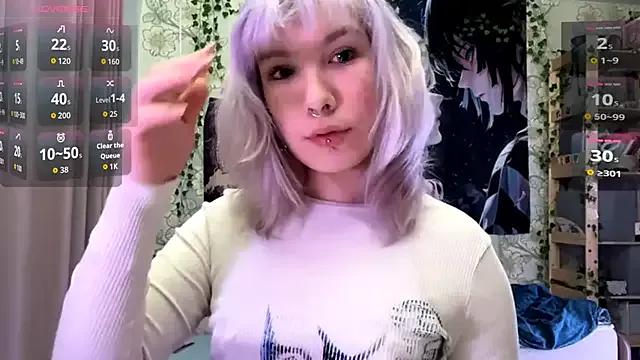 Discover our girls online shows and discover the company of countless livestreamers, with stunning shapes, sex toys and more.