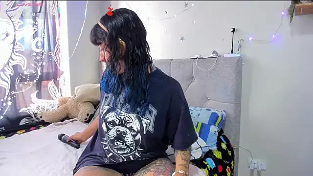 puepleholly from StripChat