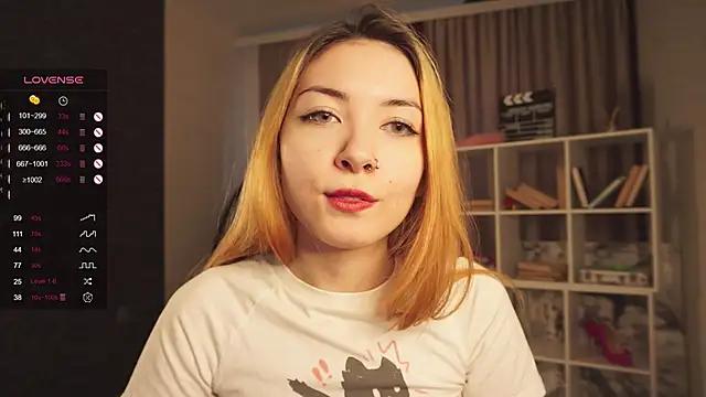 Discover our girls online shows and discover the company of countless livestreamers, with stunning shapes, sex toys and more.