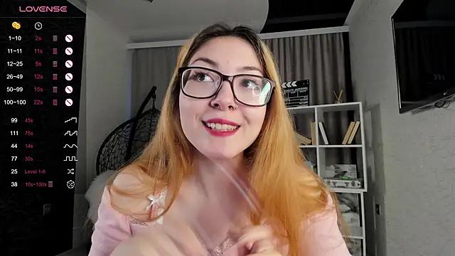 Discover our girls online shows and discover the company of countless livestreamers, with stunning shapes, sex toys and more.