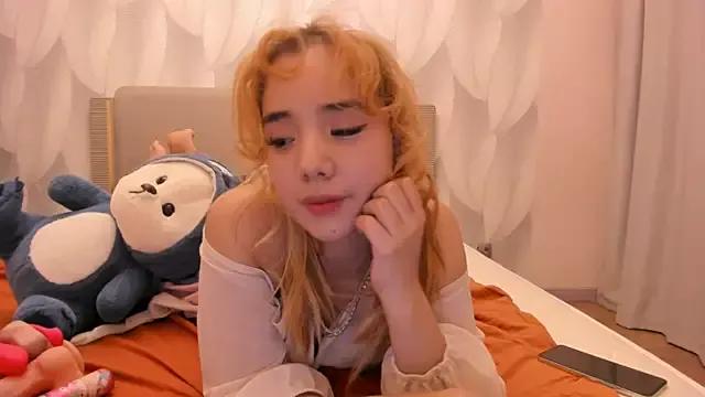 qimiiqo from StripChat