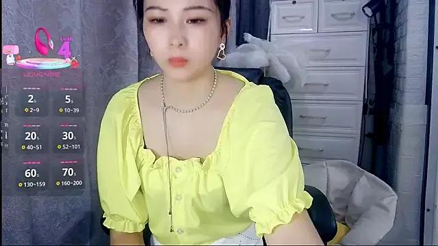 qinerOIO from StripChat is Freechat