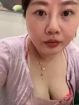 Photos of qinger2025 from StripChat is Freechat