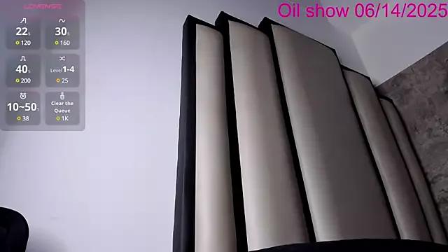 queen-090 from StripChat