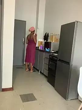 Queen-Boobylicious from StripChat