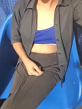 Queen-girs from StripChat