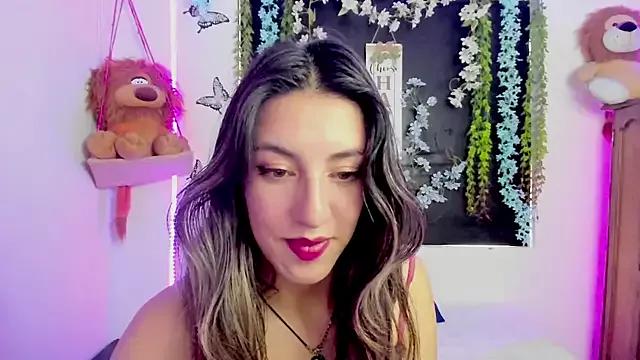 queen-natty from StripChat is Freechat