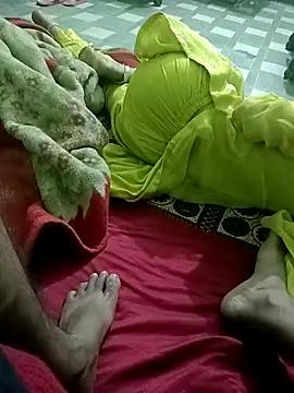 QUEEN-X-CPL from StripChat