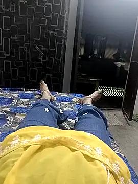 QUEEN-X-CPL from StripChat