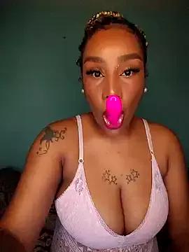 Queen_Amara from StripChat