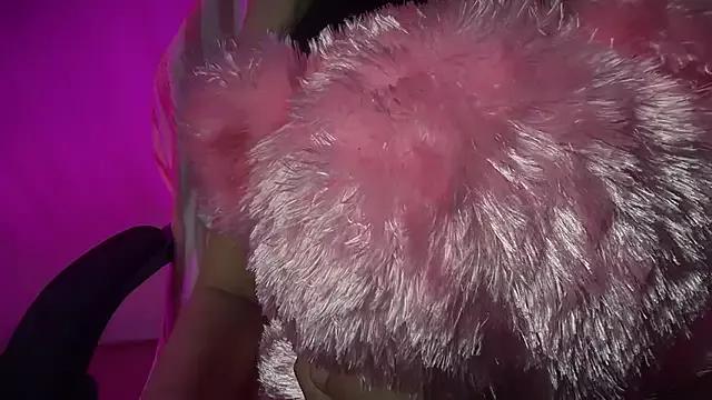 Queen_Angelena from StripChat