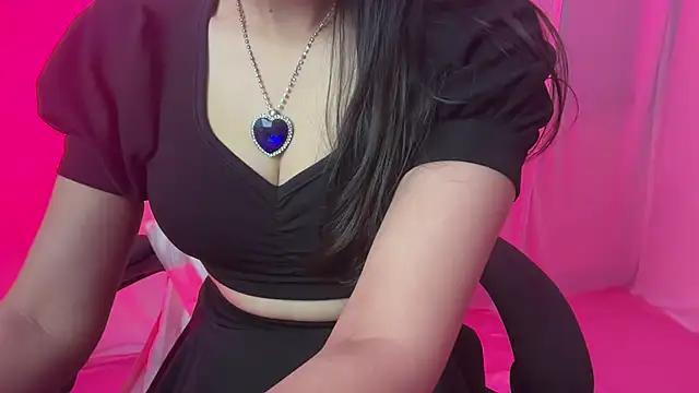 Queen_Angelena from StripChat
