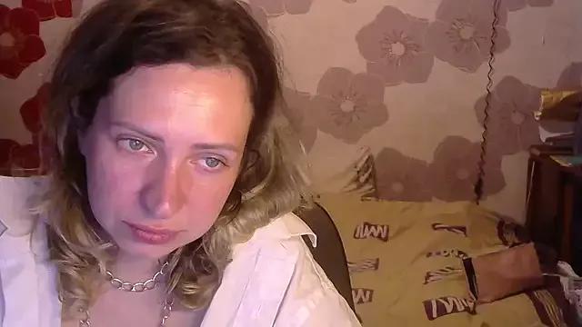Queen_Daenerys from StripChat
