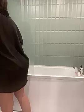 Queen_Dance from StripChat