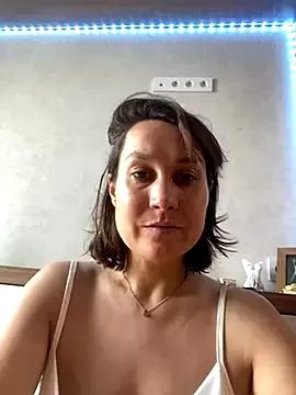 Queen_Dance from StripChat
