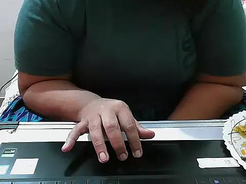 Queen_of_boobs01 from StripChat