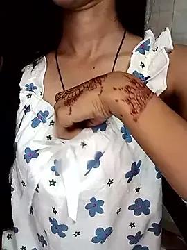 Queen_Pooja7 from StripChat